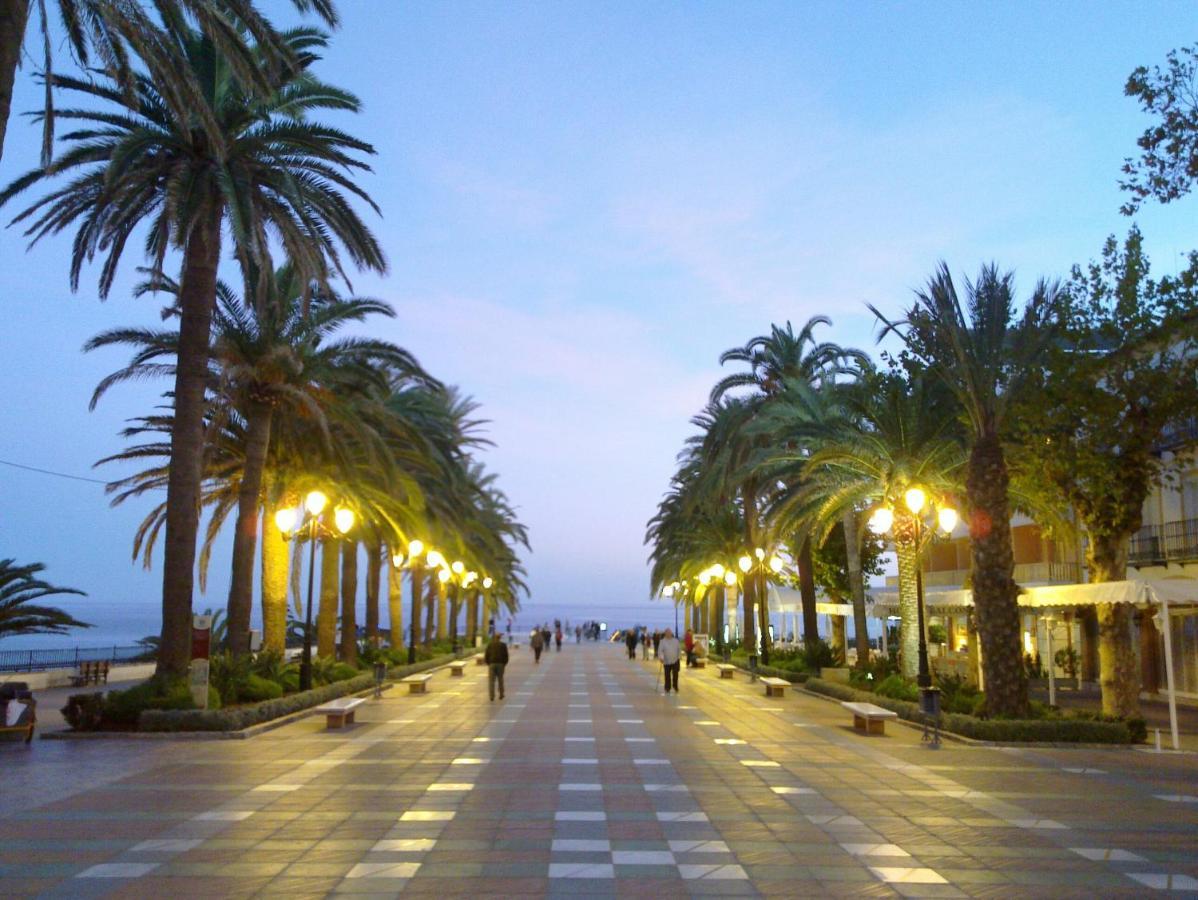 Burriana Front Line Apartamento Nerja Exterior foto